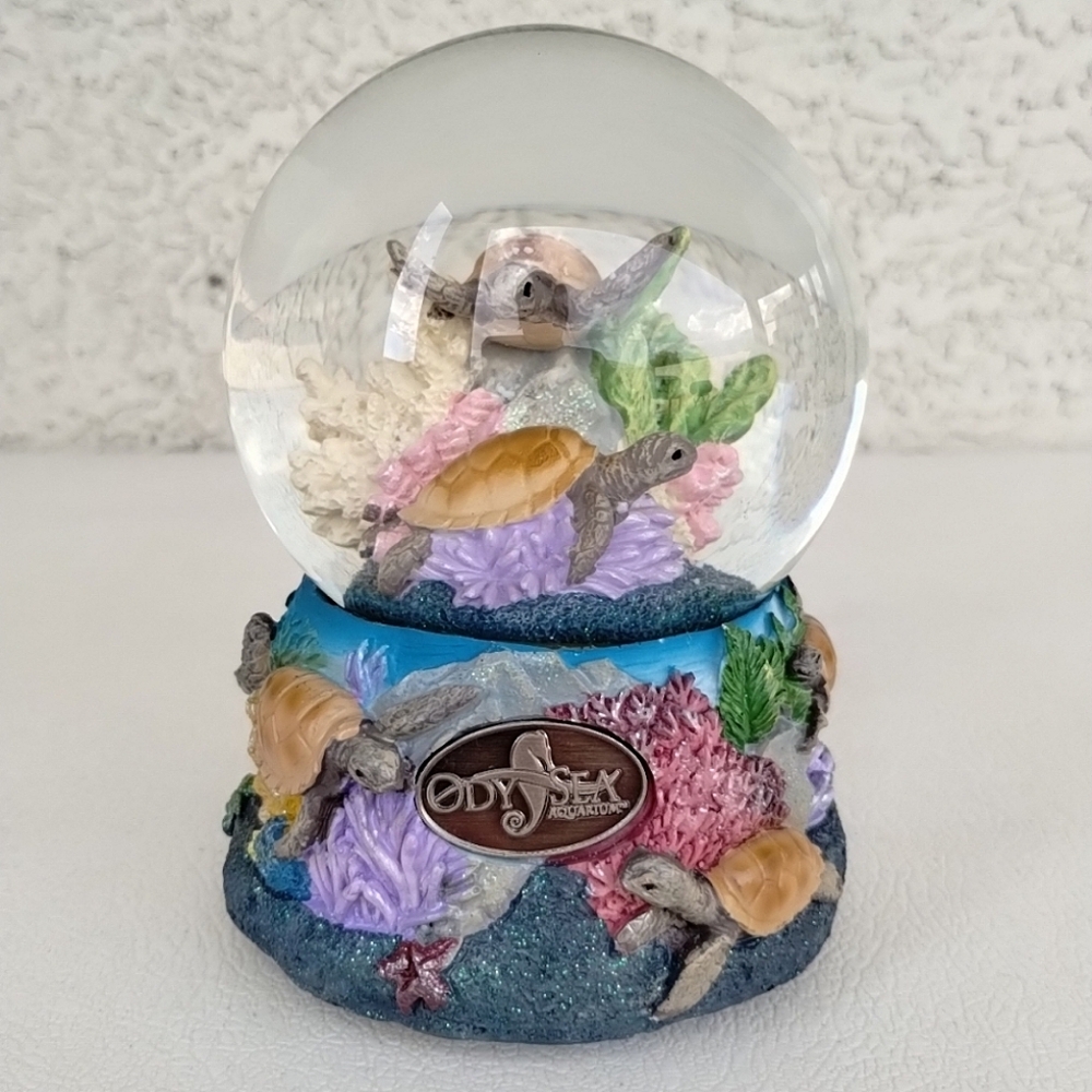 OdySea Aquarium Snow Globe Turtles AS IS Music Box Defective READ
